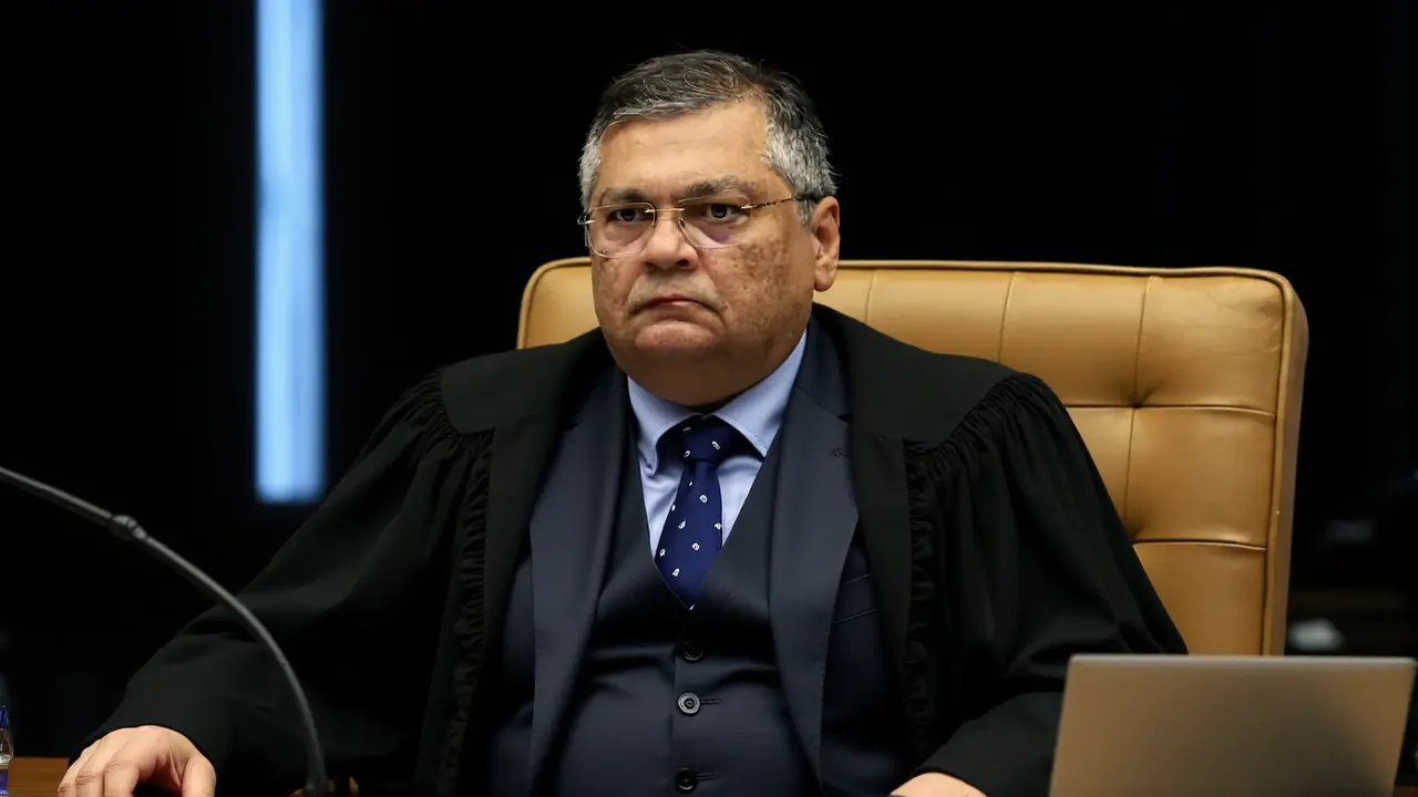STF dá 48h à Câmara para explicar viagem de Mário Frias ao exterior